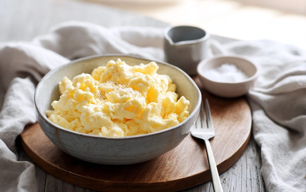 Quick Fluffy Scrambled Eggs 4 Quick Fluffy Scrambled Eggs